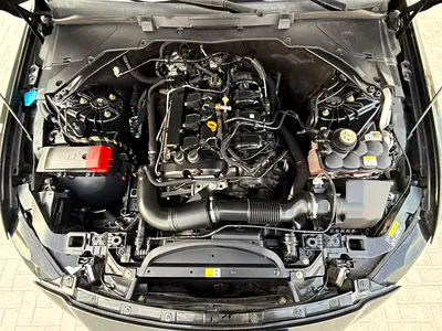 صورة 20 لـ 2016 Jaguar XE