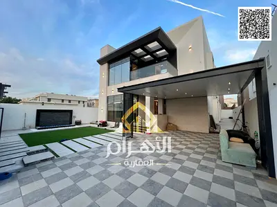 Villa at a special price, negotiable. Strategic location close to Dubai, services, and schools.