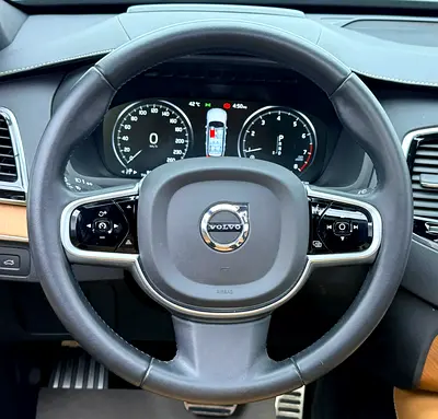 2020 Volvo XC90 — фото 15