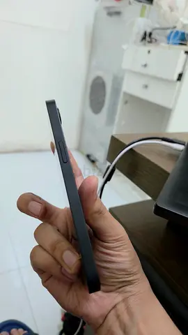 iPhone 16e / 16eSlim Black - Good Condition