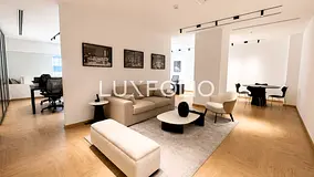 Newly Fitted | 1 Cabin | Near Metro