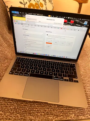 MacBook Air 13.3 inch (Space Gray) - very good Working Condition
