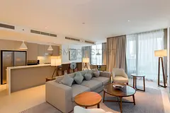 Fully furnished / High floor / Vacant