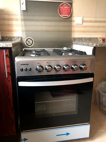 Nikai freestanding gas cooker with oven - good working condition