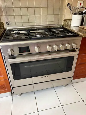 Free delivery Bosch top gas range with oven electric 90 cm- good working condition