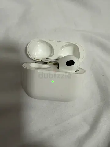 AirPods 3 - only Charging Case and Right AirPods