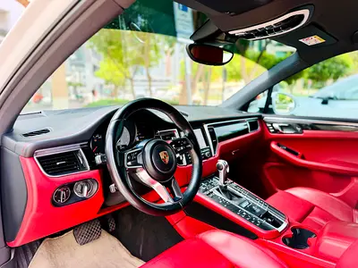 2015 Porsche MACAN photo 9