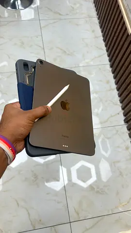 Apple iPad with Apple Pencil - Space Gray (Good Condition)