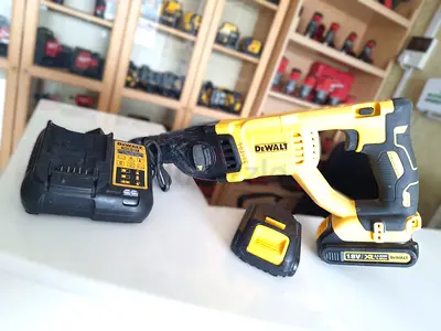 Dewalt DCH133 Cordless Hammer Drill 18v Brushless