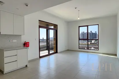 Burj View/2-window living room/High Floor