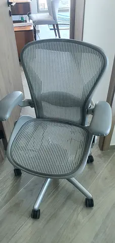 Herman Miller Areon Classic Chairs For Selling