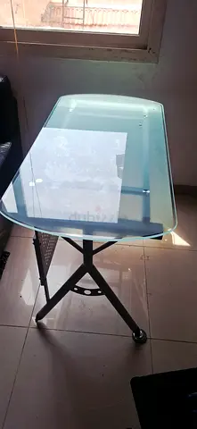 Office table in good working condition