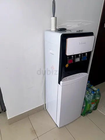 Water Dispenser – Hot & Cold – Excellent Condition