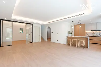 Walking Distance to JESS |Renovated| 3 Bed + Study