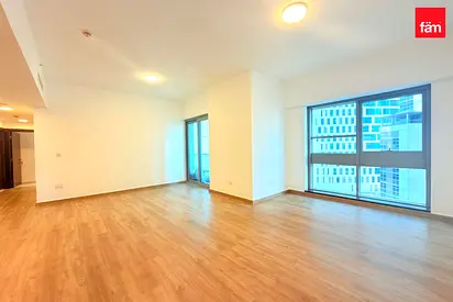 Bright | Vacant | Community view | Mid Floor