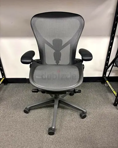 for selling Herman Miller Remastered chair size C very good condition same look new one available