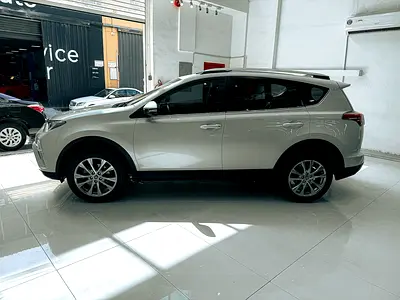 2016 Toyota RAV 4 — фото 5