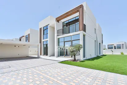 Executive Large Plot | 4 Bedroom Villa | Vacant