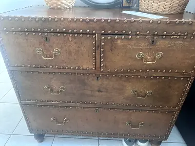 Vintage studded wooden trunk / chest - solid decorative storage 85/40