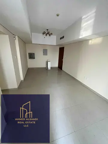 ￼Very clean 2 BHK apartment ready to move