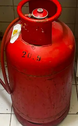 Standard Red Cooking Gas Cylinder with Regulator