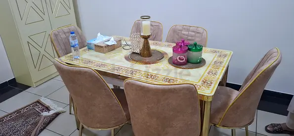 Dining table 6 seater - Expandable