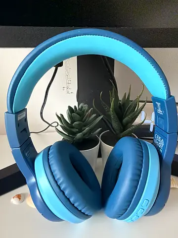 I Clever Wireless Brand New Headphones