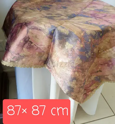 Decorative 87x87 cm, 2- Sided Tablecloth with Gold Leaf Pattern