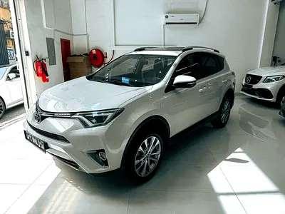 2016 Toyota RAV 4 — фото 2