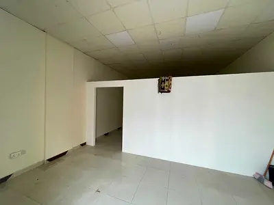 Front Side Shop | Prime Location | France Cluster