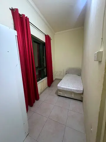 Couple partition for rent in Al barsha 1 near mall of emirates Al barsha 1
