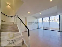 MULTIPLE UNITS AVAILIBLE | SINGLE ROW