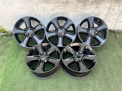 5x original Jeep Sahara 18” Gloss Black rims