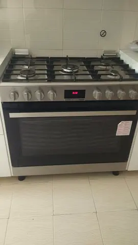 Bosch gas cooker 90x60cm with Digital like brand new condition
