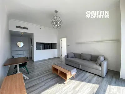 1 BHK | Fully Furnished | Upgraded | High Floor