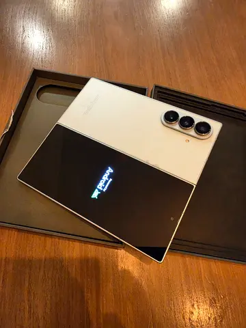 Used Mint Z Fold 7 512 GB 12M old
