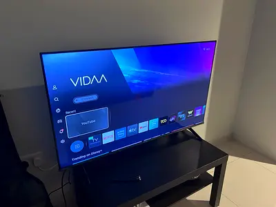 50-inch Smart LED TV (VIDAA) - excellent Working Condition with box
