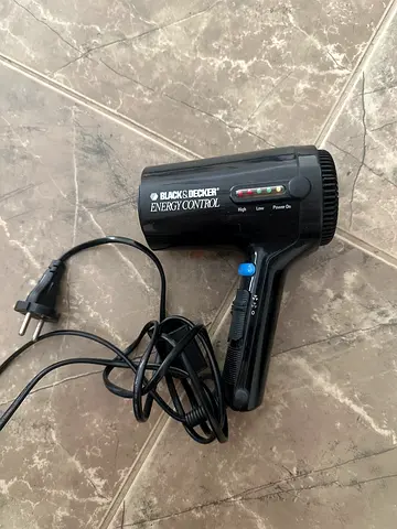 Black & Decker compact hair dryer - working