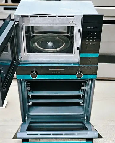 Siemens iQ500 Built-in electric Oven 60 cm & Microwave Set – Premium black German Edition