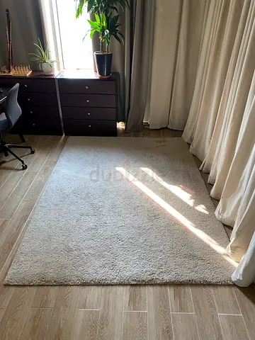 Wool White Rug — 240 x 172 cm, as new