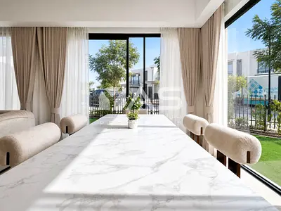 Exceptional Poolside Residence | Landscaped Garden | Bills Included