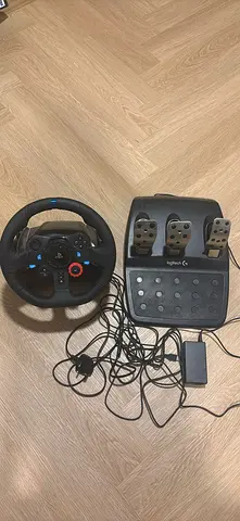 Logitech G29 Racing Wheel & Pedals – Barely Used
