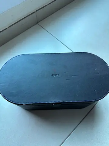 Dyson Air wrap with attachments with storage case (black) - good condition