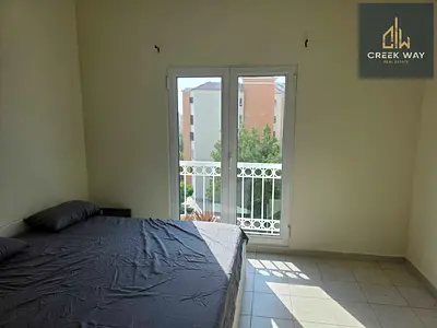 Cozy 1 BR with Balcony