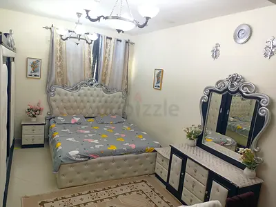 Complete 6 Piece Bedroom Furniture Set with Ornate Tufted Design