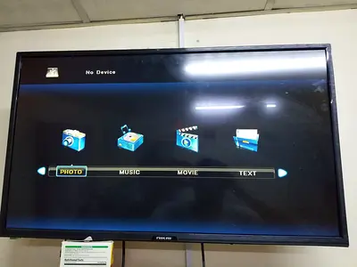 Nikai TV - Good Working Condition with extension bracket
