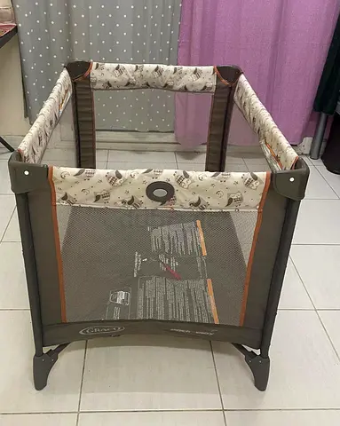 Graco Pack 'n Play / Playpen - Good Condition