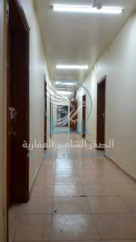 للإيجار – سكن عمال معتمد من البلدية في المنطقة الصناعية 2 فرصة مميزة للشركات والمؤسسات الباحثة عن سكن عمال جاهز ومطابق للاشتراطات،