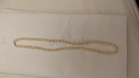 Classic pearl necklace with clasp - single strand