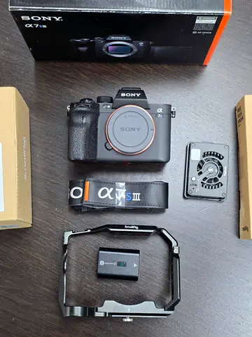 Sony A7Siii + Smallrig Cage + Smallrig Fan